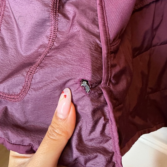 Lululemon DOWN FOR IT ALL JACKET 700 Down PrimaLoft Hoodie 4
burgandy - Picture 11 of 15
